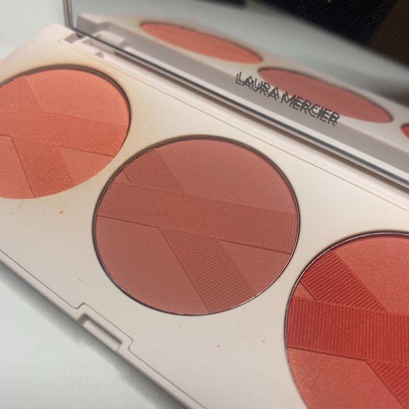Laura Mercier Standing Ovation Cheek Palette - Picture 3 of 5
